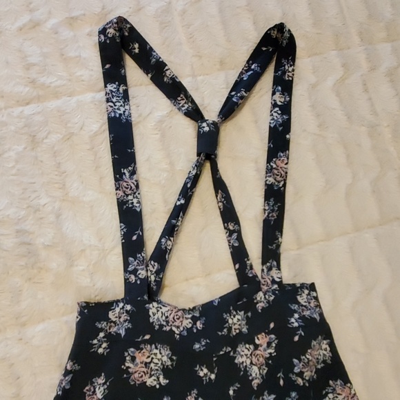 LAST ONE❤️‍🔥❤️‍🔥❤️‍🔥NWOT wild fable strappy suspender pants - Picture 4 of 6